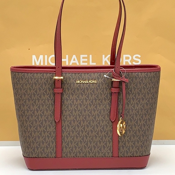 MICHAEL KORS LOGO SHOULDER
TOTE DARK CHERRY COLOR 14.75"W X
10"H × 5.5"D - Picture 3 of 16